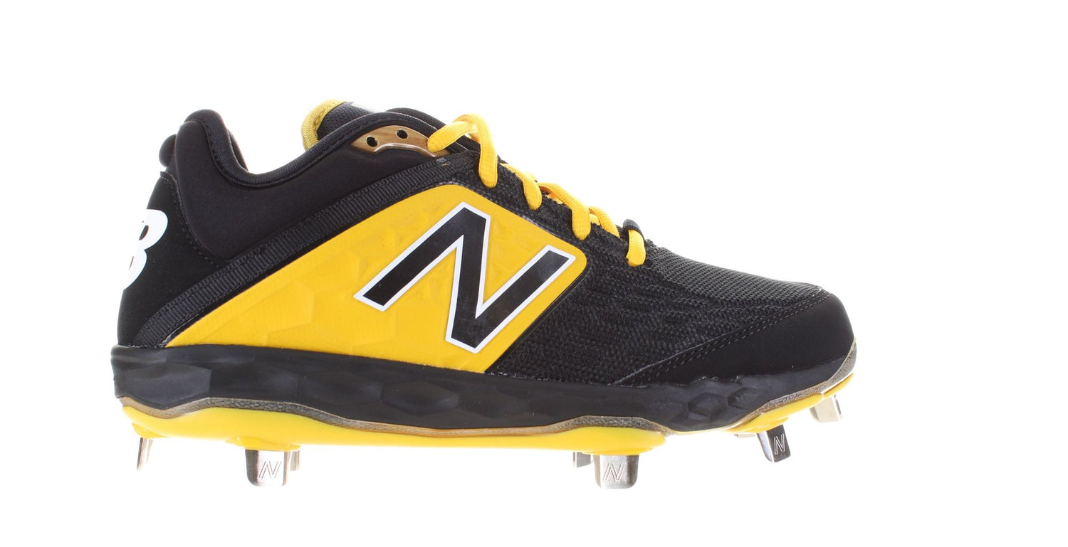 New Balance Mens Cleats Sz 5