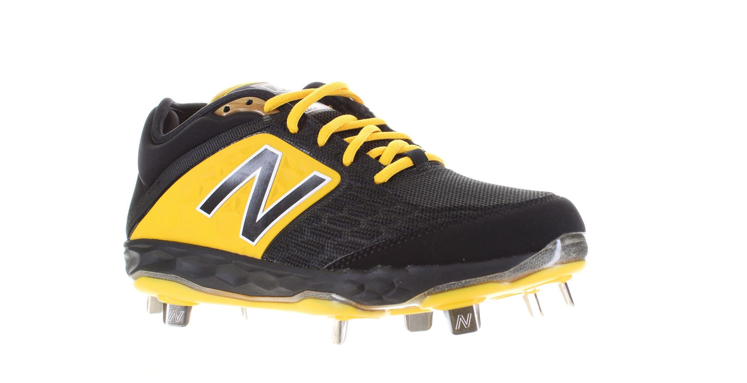 New Balance Mens Cleats Sz 5