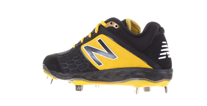 New Balance Mens Cleats Sz 5