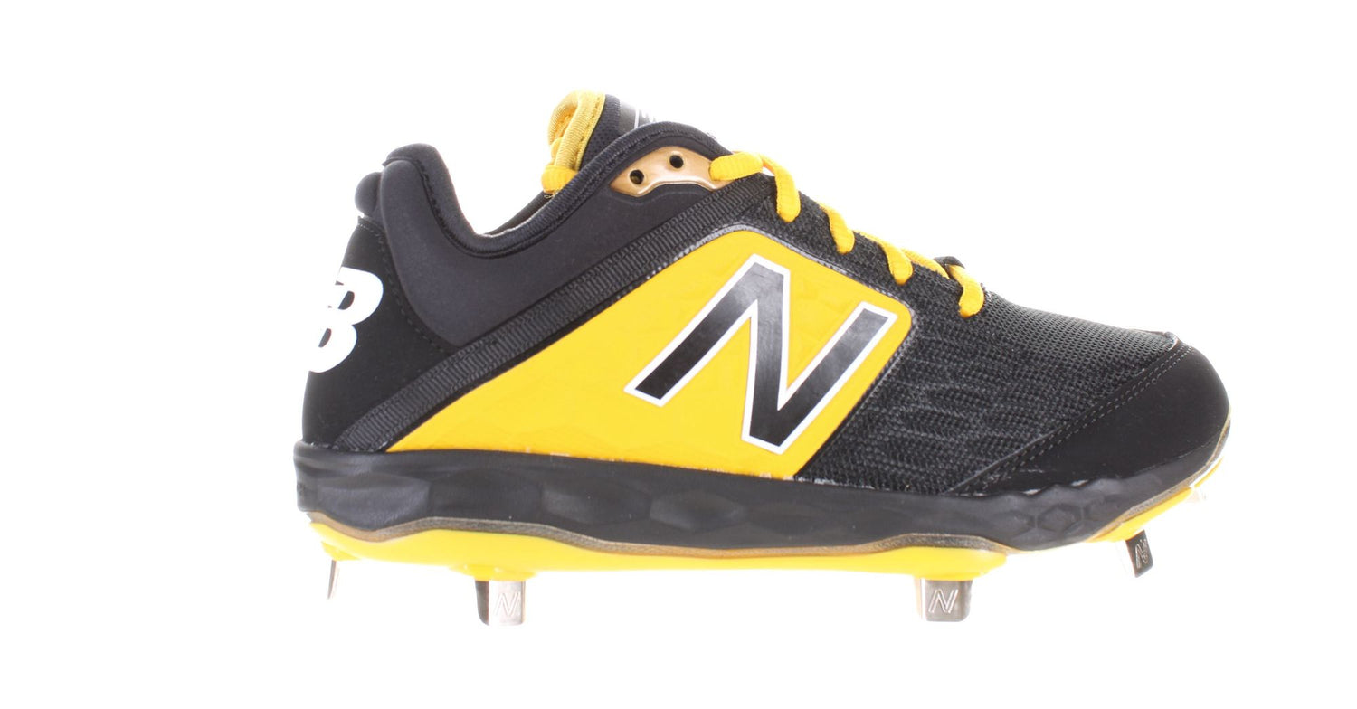 New Balance Mens Cleats Sz 5